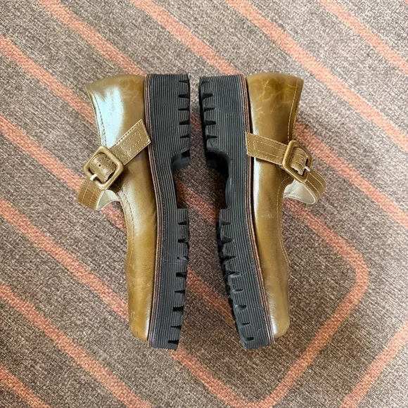 INTENTIONALLY BLANK Olive Mary Jane Flats - Picture 4 of 9